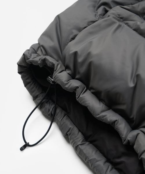 FRIZMWORKS(フリズムワークス)の「ALTAVIA DOWN PARKA _ GUN METAL(ダウンジャケット/コート・メンズ・その他・X-LARGE/SMALL/MEDIUM/LARGE)」の7枚目の写真