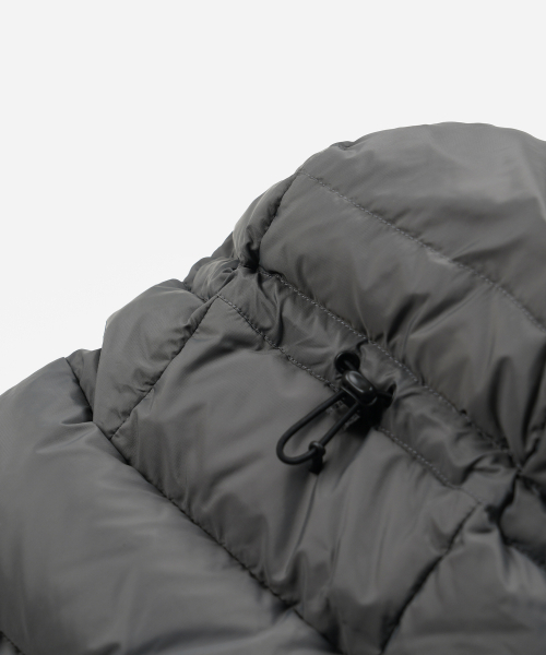FRIZMWORKS(フリズムワークス)の「ALTAVIA DOWN PARKA _ GUN METAL(ダウンジャケット/コート・メンズ・その他・X-LARGE/SMALL/MEDIUM/LARGE)」の8枚目の写真