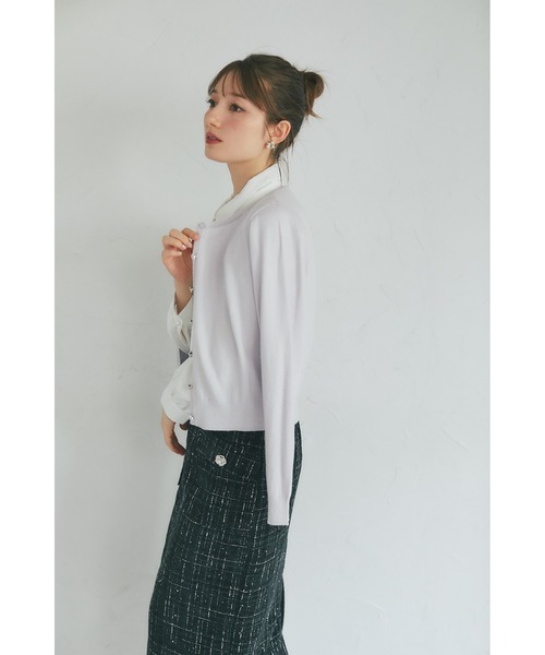 tocco closet(トッコ クローゼット)の「フラワービジュー釦ニットカーディガン(カーディガン/ボレロ・レディース・サファリグリーン/グレー/ピンク/チャコール・M)」の7枚目の写真