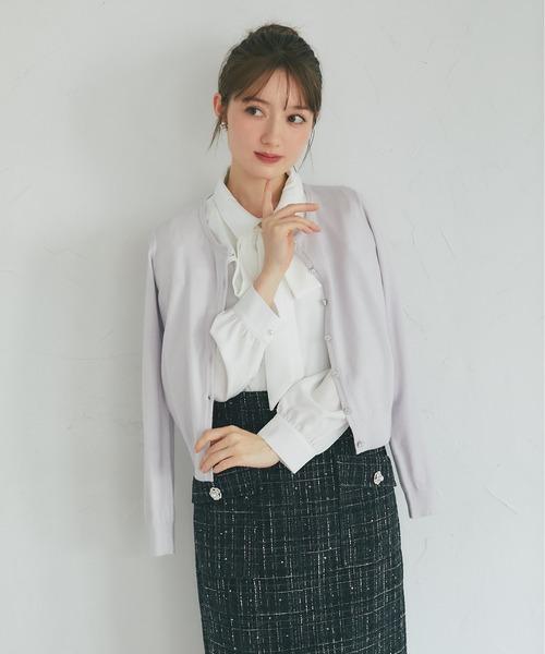 tocco closet(トッコ クローゼット)の「フラワービジュー釦ニットカーディガン(カーディガン/ボレロ・レディース・サファリグリーン/グレー/ピンク/チャコール・M)」の6枚目の写真