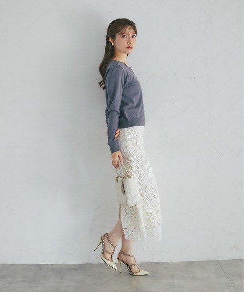 tocco closet(トッコ クローゼット)の「フラワービジュー釦ニットカーディガン(カーディガン/ボレロ・レディース・サファリグリーン/グレー/ピンク/チャコール・M)」の11枚目の写真