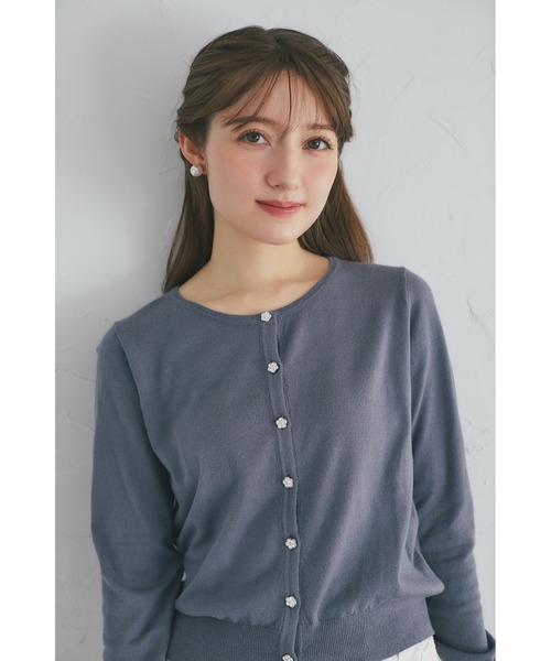 tocco closet(トッコ クローゼット)の「フラワービジュー釦ニットカーディガン(カーディガン/ボレロ・レディース・サファリグリーン/グレー/ピンク/チャコール・M)」の14枚目の写真