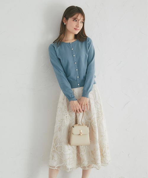 tocco closet(トッコ クローゼット)の「フラワービジュー釦ニットカーディガン(カーディガン/ボレロ・レディース・サファリグリーン/グレー/ピンク/チャコール・M)」の19枚目の写真
