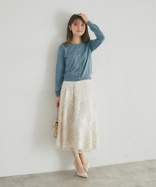 tocco closet(トッコ クローゼット)の「フラワービジュー釦ニットカーディガン(カーディガン/ボレロ・レディース・サファリグリーン/グレー/ピンク/チャコール・M)」の16枚目の写真
