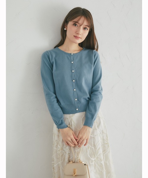 tocco closet(トッコ クローゼット)の「フラワービジュー釦ニットカーディガン(カーディガン/ボレロ・レディース・サファリグリーン/グレー/ピンク/チャコール・M)」の20枚目の写真