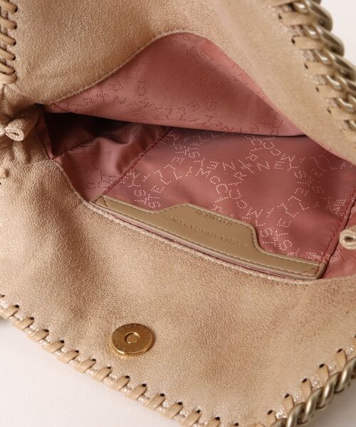 STELLA McCARTNEY(ステラマッカートニー)の「Falabella Mini Tote Bag / ファラベラ ミニ トートバッグ(ショルダーバッグ・レディース・ゴールド・ONE SIZE)」の5枚目の写真