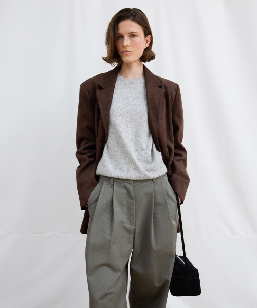 LEVAR(レバー)の「The Classic Suede Jacket - Espresso Brown(テーラードジャケット・レディース・その他・F)」の2枚目の写真