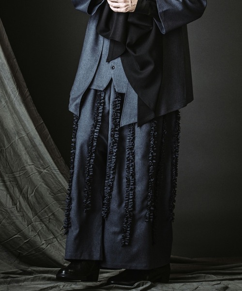 NO ID.(ノーアイディ)の「【NO ID.】Frill Baggy Trousers / フリル バギー トラウザーズ(スラックス・メンズ・グレー/ブラック/その他22・1/2)」の7枚目の写真