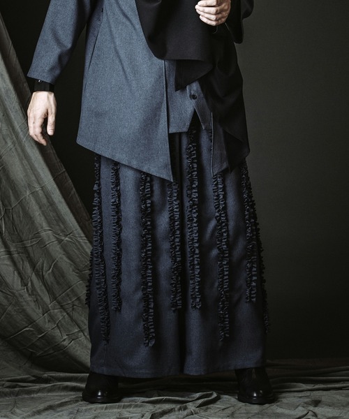 NO ID.(ノーアイディ)の「【NO ID.】Frill Baggy Trousers / フリル バギー トラウザーズ(スラックス・メンズ・グレー/ブラック/その他22・1/2)」の4枚目の写真