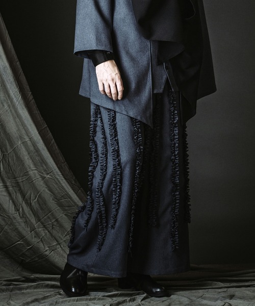 NO ID.(ノーアイディ)の「【NO ID.】Frill Baggy Trousers / フリル バギー トラウザーズ(スラックス・メンズ・グレー/ブラック/その他22・1/2)」の8枚目の写真