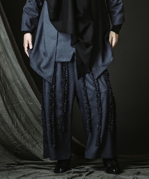 NO ID.(ノーアイディ)の「【NO ID.】Frill Baggy Trousers / フリル バギー トラウザーズ(スラックス・メンズ・グレー/ブラック/その他22・1/2)」の9枚目の写真