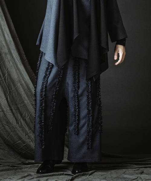 NO ID.(ノーアイディ)の「【NO ID.】Frill Baggy Trousers / フリル バギー トラウザーズ(スラックス・メンズ・グレー/ブラック/その他22・1/2)」の15枚目の写真