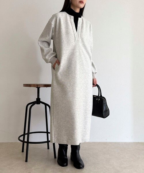 fredy emue（フレディエミュ）の「ソフトニットメルトンワンピース（ワンピース・レディース・オフホワイト/チャコールグレー・36/38）」の3枚目の写真