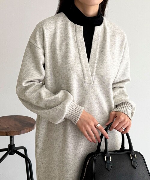 fredy emue（フレディエミュ）の「ソフトニットメルトンワンピース（ワンピース・レディース・オフホワイト/チャコールグレー・36/38）」の7枚目の写真