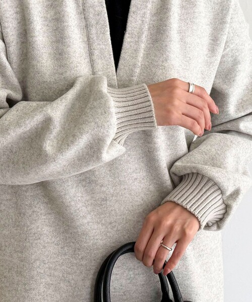 fredy emue（フレディエミュ）の「ソフトニットメルトンワンピース（ワンピース・レディース・オフホワイト/チャコールグレー・36/38）」の10枚目の写真