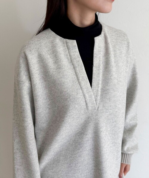 fredy emue（フレディエミュ）の「ソフトニットメルトンワンピース（ワンピース・レディース・オフホワイト/チャコールグレー・36/38）」の15枚目の写真