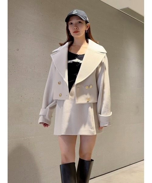 SNIDEL（スナイデル）の「ビッグカラーショートコート（ピーコート・レディース・ブラック/ライトベージュ/イエロー・F）」の16枚目の写真