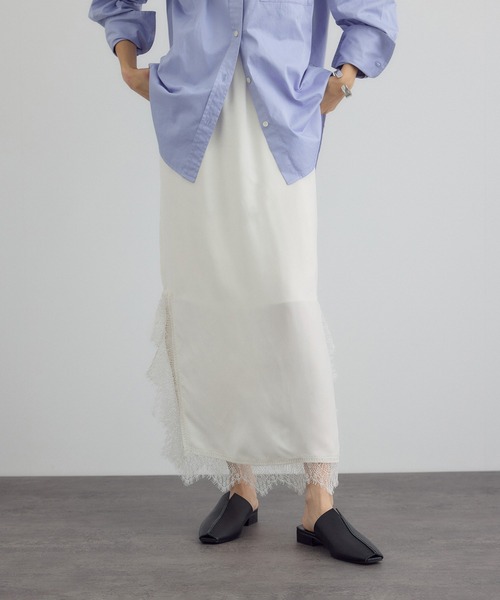 SALON adam et rope'(サロン アダム エ ロペ)の「フレンチレースパネルスカート(スカート・レディース・オフホワイト/ブラック・FREE)」の4枚目の写真