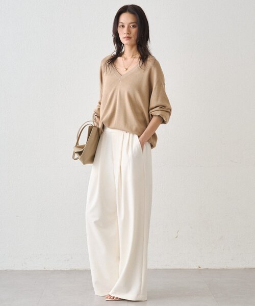 LOUNGEDRESS(ラウンジドレス)の「ディープVニット(ニット/セーター・レディース・レッド/ベージュ・FREE)」の4枚目の写真