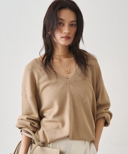 LOUNGEDRESS(ラウンジドレス)の「ディープVニット(ニット/セーター・レディース・レッド/ベージュ・FREE)」の7枚目の写真