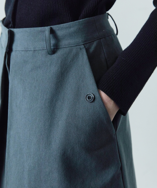 IHR(アイエイチアール)の「フロントタックミディスカート / チャコール(スカート・レディース・その他・SMALL/MEDIUM)」の3枚目の写真