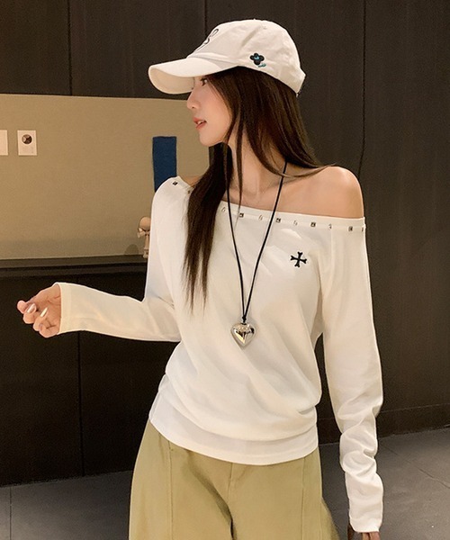 NANEA(ナネア)の「スタッズ付きワンショルダーカットソー(Tシャツ/カットソー・レディース・ホワイト/グレー/ブラック・LARGE/MEDIUM/SMALL)」の7枚目の写真