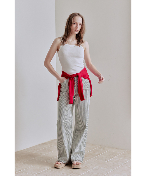 AFTERHOURS(アフターアワーズ)の「SQUARE NECK SLEEVELESS TOP (IVORY)(Tシャツ/カットソー・レディース・その他・FREE)」の2枚目の写真