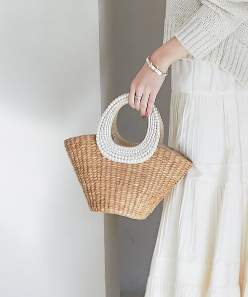 La boutique BonBon（ラブティックボンボン）の「パールハンドルバスケットS/チェーン付（かごバッグ・レディース・ベージュ・FREE）」の8枚目の写真
