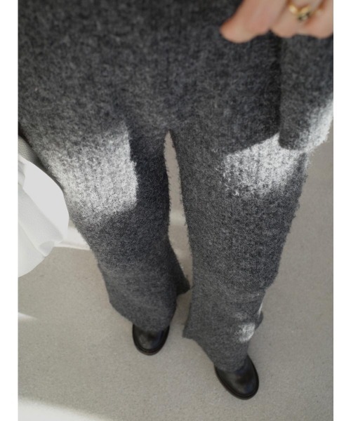 amel(エイメル)の「リラックスニットセットアップ / チャコール(デニムパンツ・レディース・チャコールグレー・FREE)」の13枚目の写真