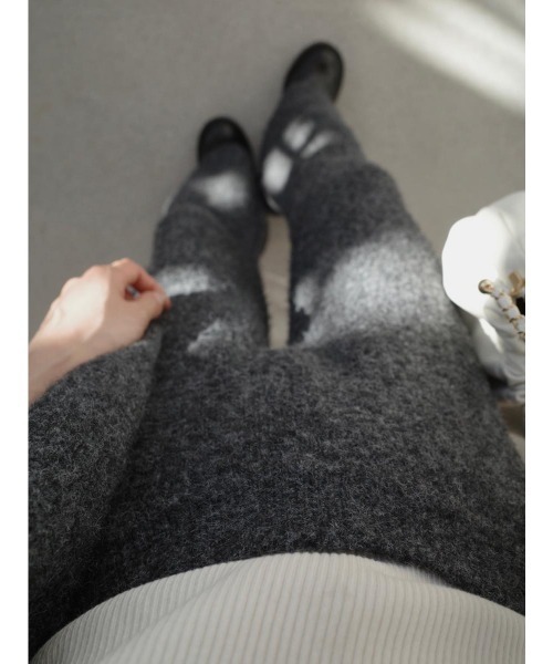 amel(エイメル)の「リラックスニットセットアップ / チャコール(デニムパンツ・レディース・チャコールグレー・FREE)」の14枚目の写真