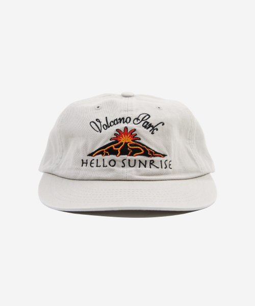 HELLO SUNRISE(ハローサンライズ)の「Volcano Logo Relaxed Fit 6P Cap_Warm Gray(キャップ・レディース・その他・OS)」の2枚目の写真