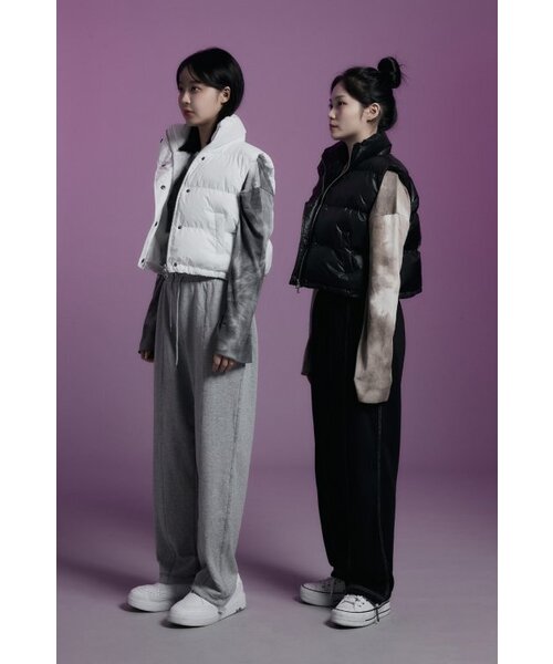 APOSTROPHE COMMA(アポストロフィコンマ)の「グロッシークロップパディングベスト(ホワイト)(ダウンベスト・レディース・その他・LARGE/MEDIUM/SMALL)」の4枚目の写真