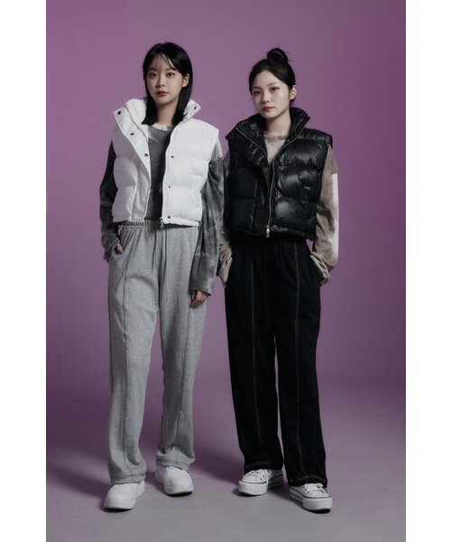 APOSTROPHE COMMA(アポストロフィコンマ)の「グロッシークロップパディングベスト(ホワイト)(ダウンベスト・レディース・その他・LARGE/MEDIUM/SMALL)」の7枚目の写真