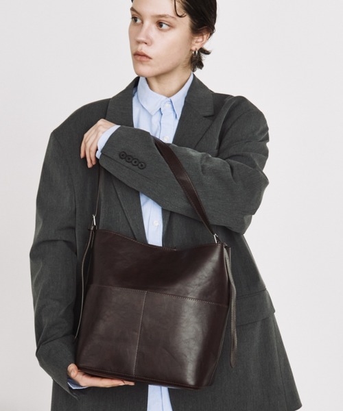 arholiday.standard（エーアールホリデースタンダード）の「bucket shoulder bag / バケットショルダーバック（ショルダーバッグ・レディース・ブラック/ブラウン・FREE）」の2枚目の写真