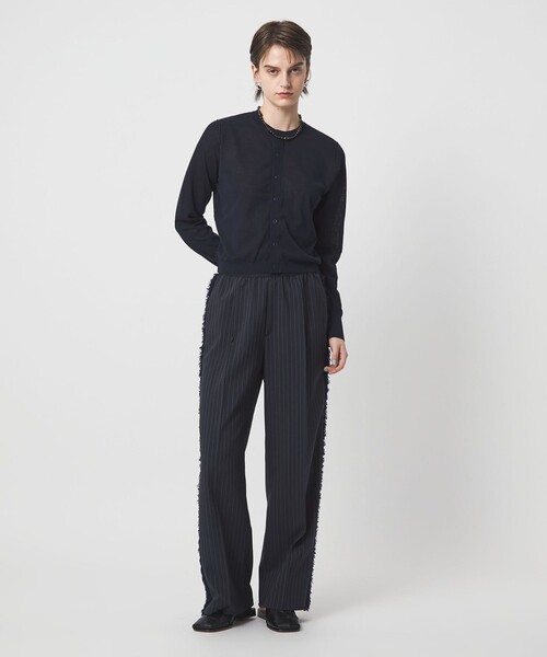 ASTRAET(アストラット)の「<ASTRAET>18G リバーシブル クルーネックカーディガン(カーディガン/ボレロ・レディース・ライトグレー/ダークブラウン/ネイビー・FREE)」の17枚目の写真