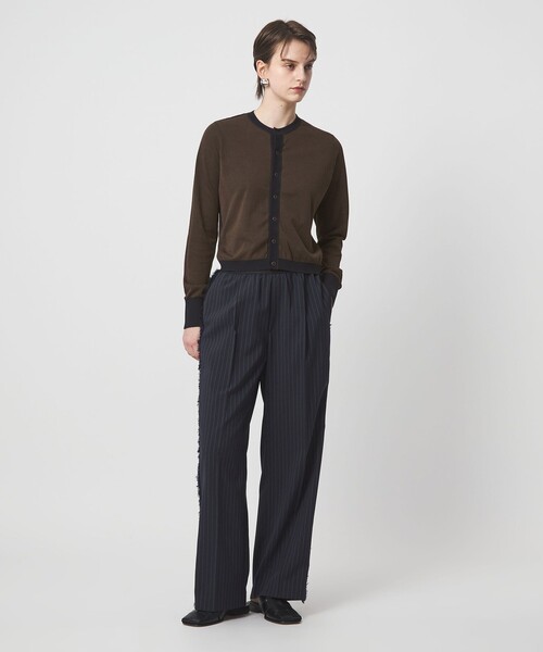 ASTRAET(アストラット)の「<ASTRAET>18G リバーシブル クルーネックカーディガン(カーディガン/ボレロ・レディース・ライトグレー/ダークブラウン/ネイビー・FREE)」の21枚目の写真