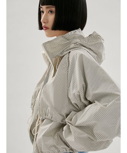 emmi（エミ）の「ドロストナイロンブルゾン/撥水【セットアップ対応】（ブルゾン・レディース・ブラック/チェック/ホワイト・F）」の15枚目の写真