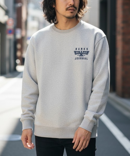 BANKS（バンクス）の「CREW / BANKS JOURNAL(バンクスジャーナル)スタンダードシルエット バッグプリント長袖クルーネックスウェットトレーナ（スウェット・メンズ・ブラック/ホワイト/ヘザーグレー・MEDIUM/LARGE）」の9枚目の写真