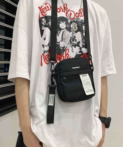 WESTBOY(ウエストボーイ)の「軽量 ナイロン ユニセックス シンプル ミニショルダーバッグ WO26S2BG29(ショルダーバッグ・メンズ・ブラック/グリーン・FREE)」の4枚目の写真