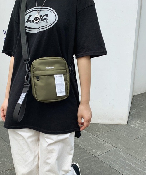 WESTBOY(ウエストボーイ)の「軽量 ナイロン ユニセックス シンプル ミニショルダーバッグ WO26S2BG29(ショルダーバッグ・メンズ・ブラック/グリーン・FREE)」の9枚目の写真