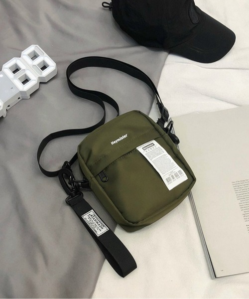 WESTBOY(ウエストボーイ)の「軽量 ナイロン ユニセックス シンプル ミニショルダーバッグ WO26S2BG29(ショルダーバッグ・メンズ・ブラック/グリーン・FREE)」の14枚目の写真