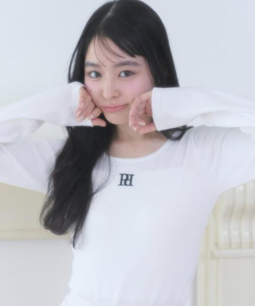 WEGO(ウィゴー)の「WEGO/【26年春新作】ワンポイントリブロンT(Tシャツ/カットソー・レディース・ブラック/ホワイト・FREE)」の2枚目の写真