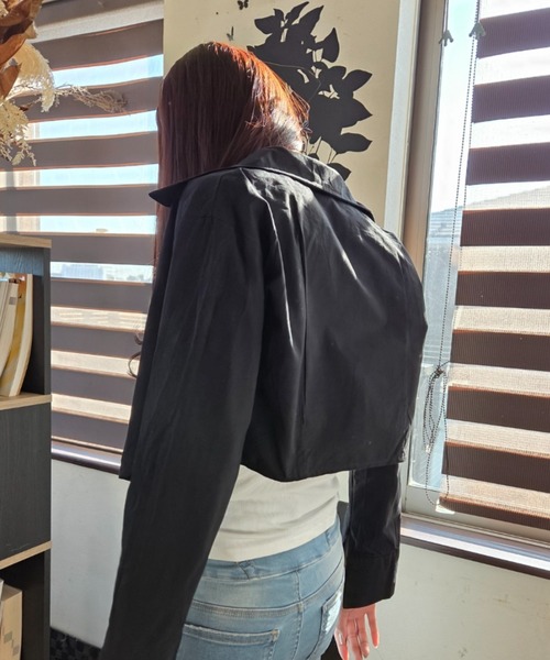 tolene(トレネ)の「2WAYで楽しむ!フロントダブルジップ クロップドシャツジャケット(シャツ/ブラウス・レディース・ホワイト/ブラック・FREE)」の22枚目の写真
