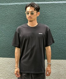 【NEWTRAL】EMBRACE_LOGO_TEE