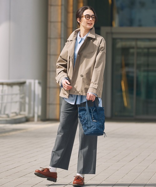 AIGLE(エーグル)の「撥水 ライト&コンパクト パッカブル巾着バッグ 3L(ショルダーバッグ・レディース・ホワイト/ダークネイビー/ダークブルー/モスグリーン・FREE)」の9枚目の写真