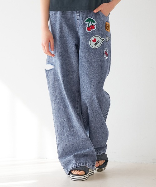 coca（coca）（コカ）の「キッズ　デニムワッペンパンツ（デニムパンツ・キッズ・ブルー/ブラック・120/130/140/150）」の2枚目の写真