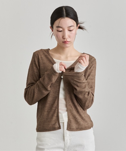 NUJOH(ヌゾ)の「Sheer Button Cardigan / シアーボタンカーディガン(カーディガン/ボレロ・レディース・ブルー/カーキ/アイボリー/ブラウン/ブラック/ライトピンク・FREE)」の4枚目の写真