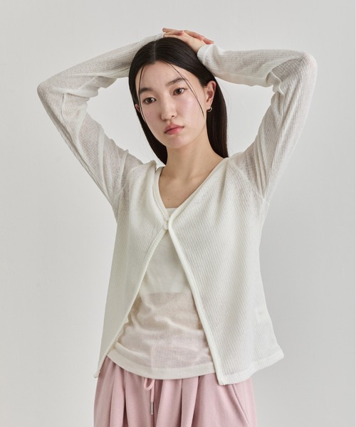 NUJOH(ヌゾ)の「Sheer Button Cardigan / シアーボタンカーディガン(カーディガン/ボレロ・レディース・ブルー/カーキ/アイボリー/ブラウン/ブラック/ライトピンク・FREE)」の2枚目の写真