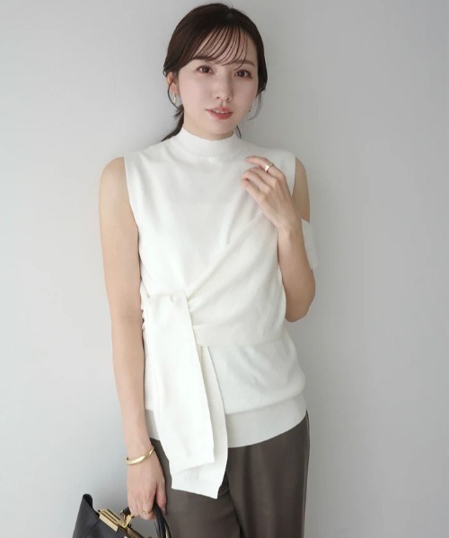 anuans（アニュアンス）の「アシメニュアンストップス（ニット/セーター・レディース・グレー/ホワイト/モカ・FREE）」の2枚目の写真