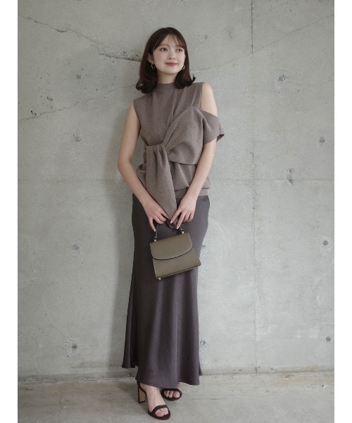 anuans（アニュアンス）の「アシメニュアンストップス（ニット/セーター・レディース・グレー/ホワイト/モカ・FREE）」の6枚目の写真